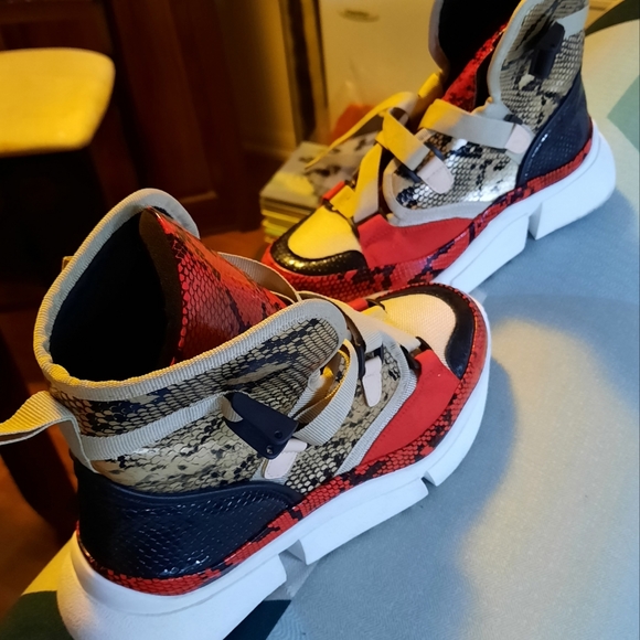 Multicolor Fashion Sneakers - size 7 - Picture 2 of 5